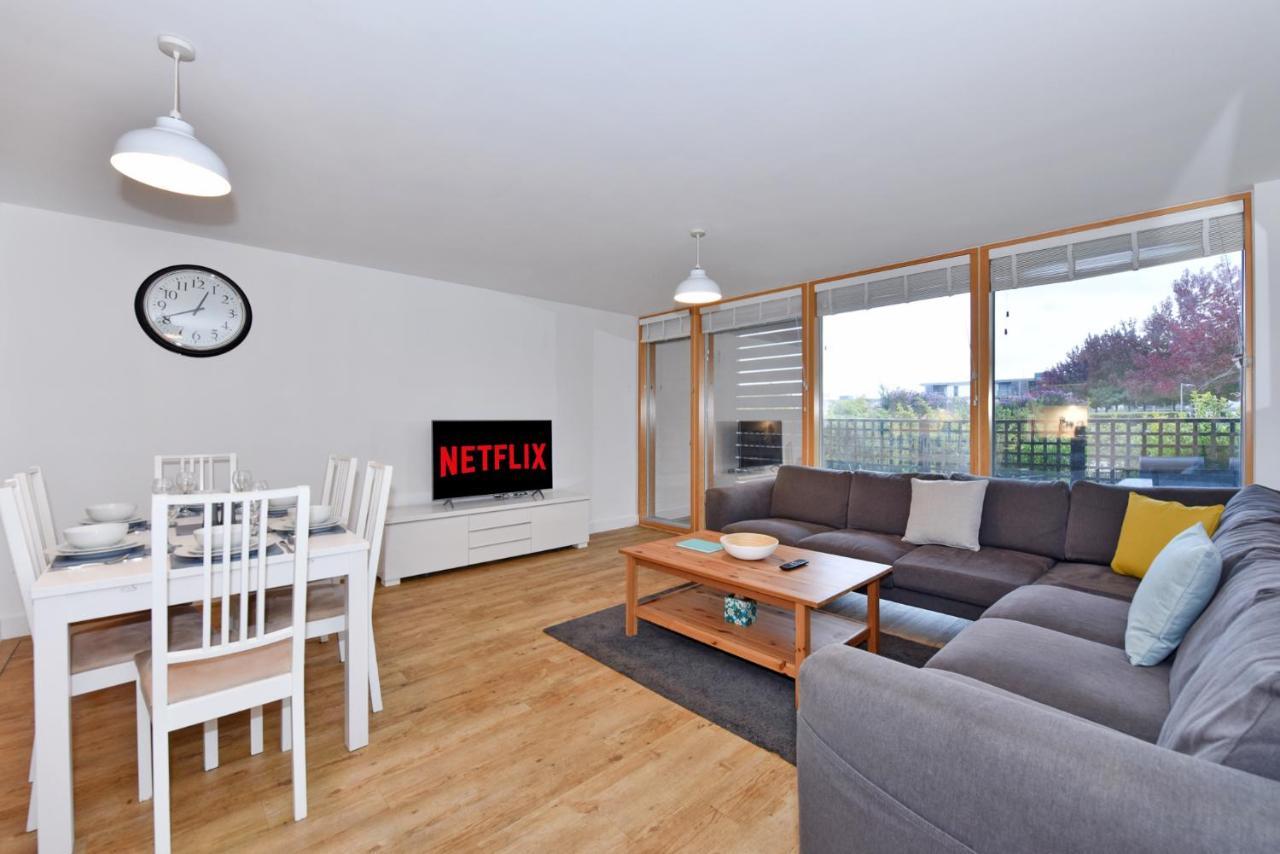 The Vizion Serviced Apartments From Pincott Properties - Free Parking, Private Balcony, And Wifi Milton Keynes Bagian luar foto