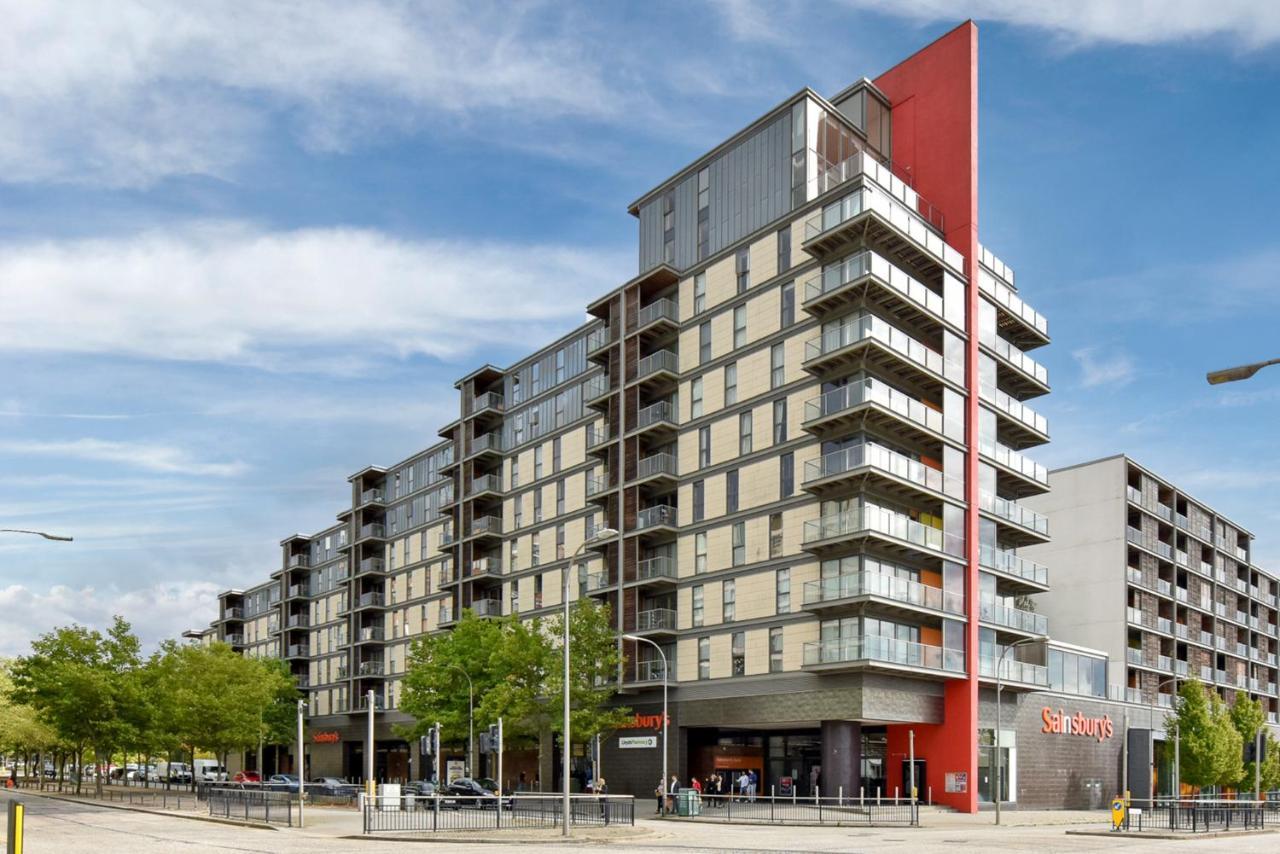 The Vizion Serviced Apartments From Pincott Properties - Free Parking, Private Balcony, And Wifi Milton Keynes Bagian luar foto