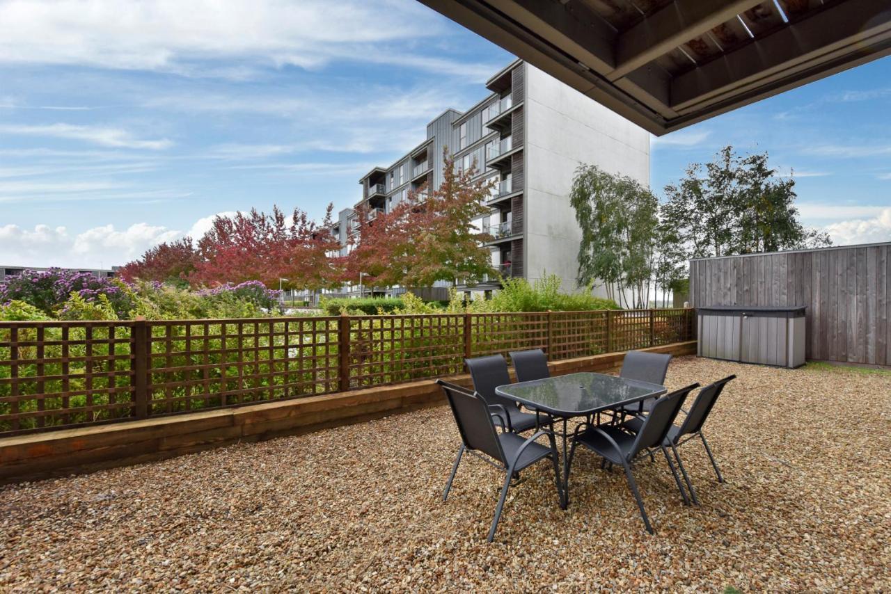 The Vizion Serviced Apartments From Pincott Properties - Free Parking, Private Balcony, And Wifi Milton Keynes Bagian luar foto