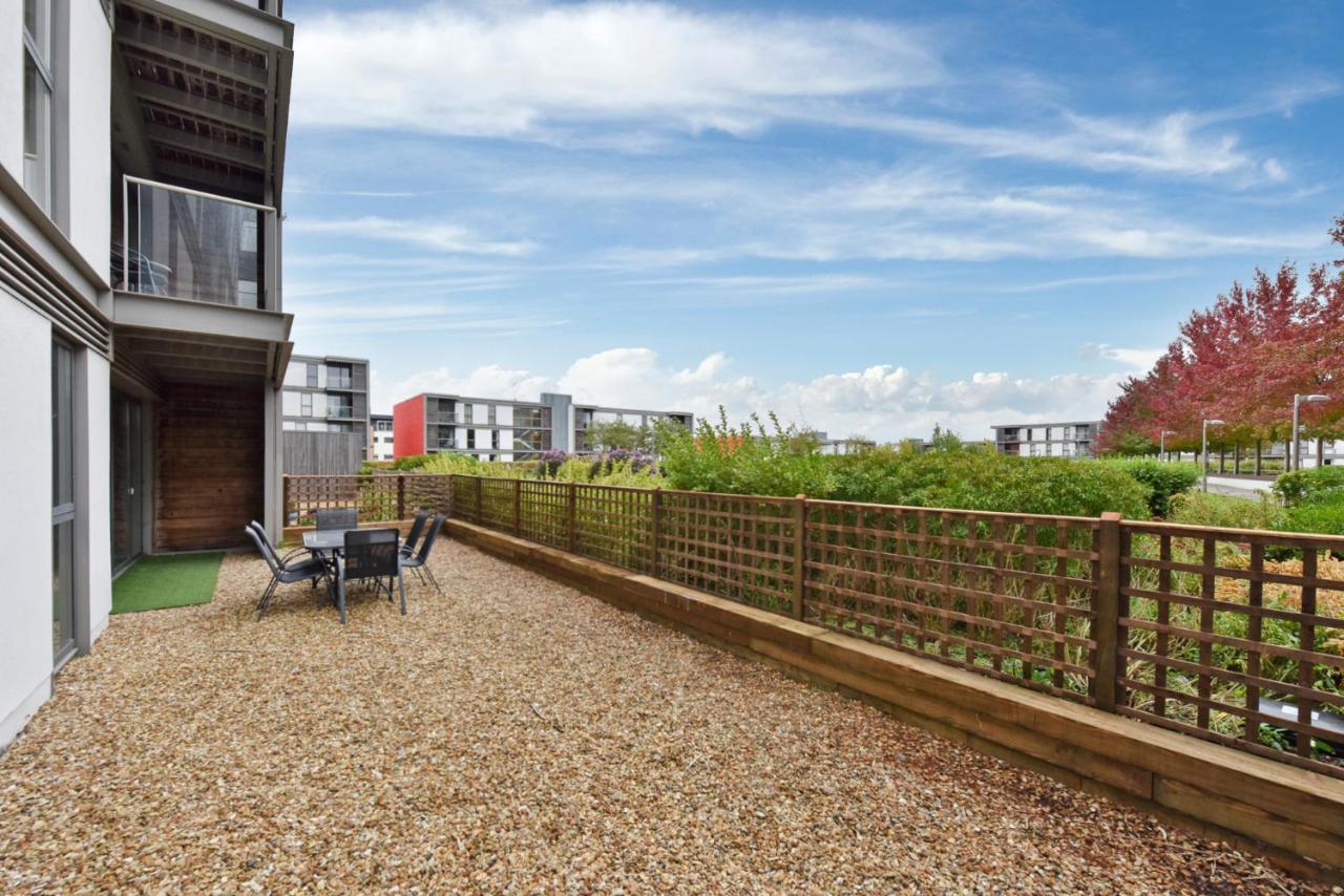 The Vizion Serviced Apartments From Pincott Properties - Free Parking, Private Balcony, And Wifi Milton Keynes Bagian luar foto