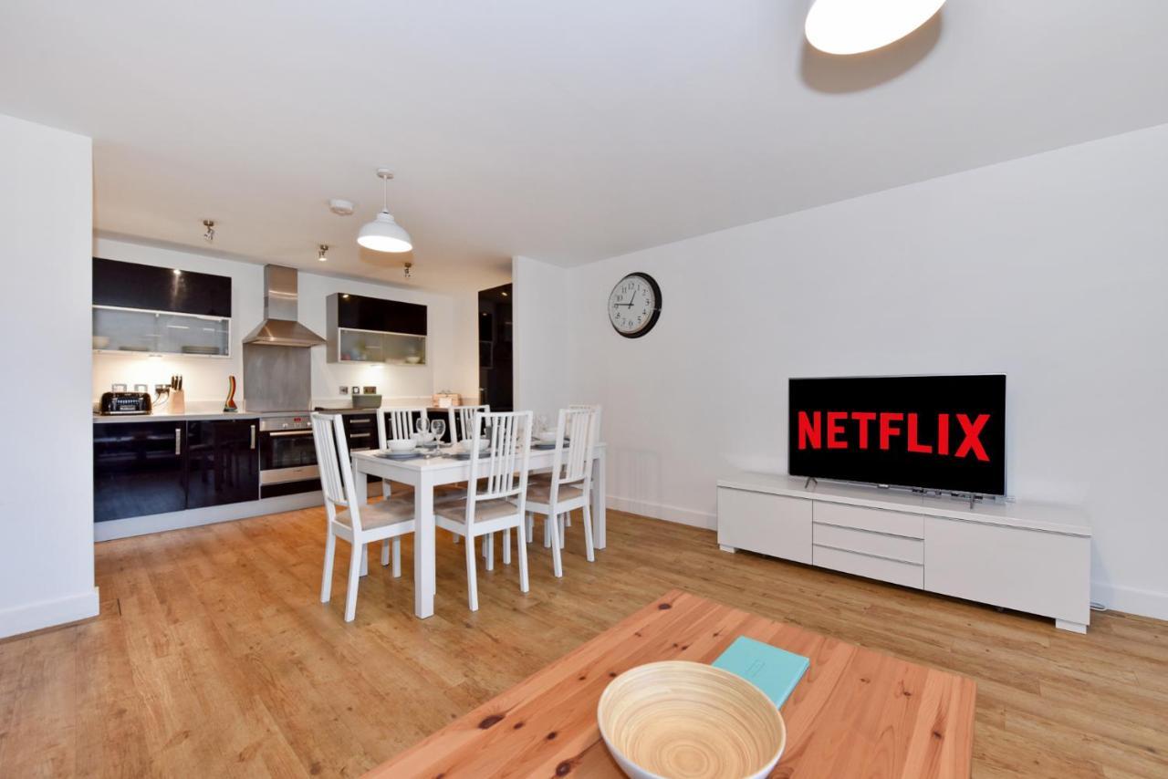 The Vizion Serviced Apartments From Pincott Properties - Free Parking, Private Balcony, And Wifi Milton Keynes Bagian luar foto