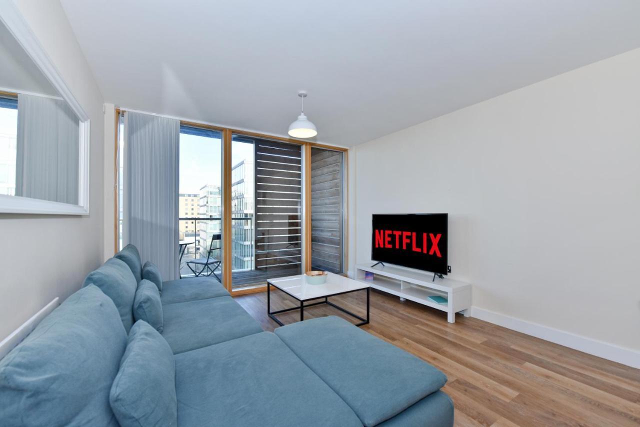 The Vizion Serviced Apartments From Pincott Properties - Free Parking, Private Balcony, And Wifi Milton Keynes Bagian luar foto