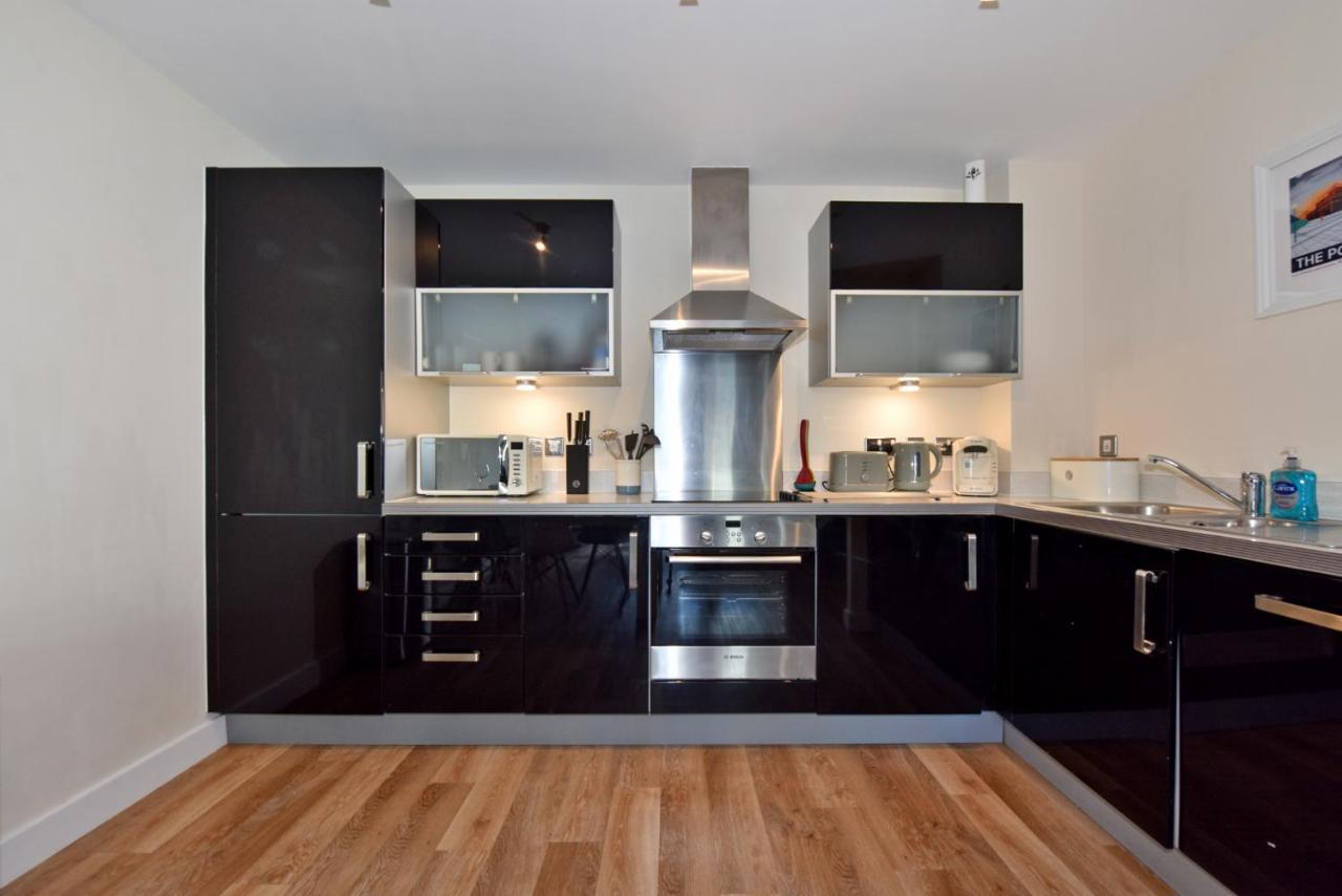 The Vizion Serviced Apartments From Pincott Properties - Free Parking, Private Balcony, And Wifi Milton Keynes Bagian luar foto
