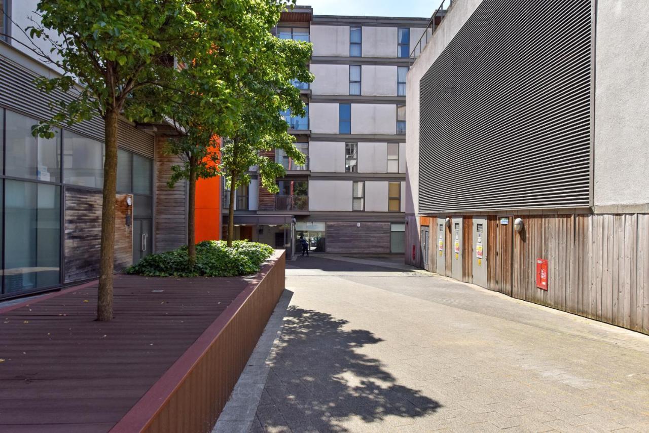 The Vizion Serviced Apartments From Pincott Properties - Free Parking, Private Balcony, And Wifi Milton Keynes Bagian luar foto