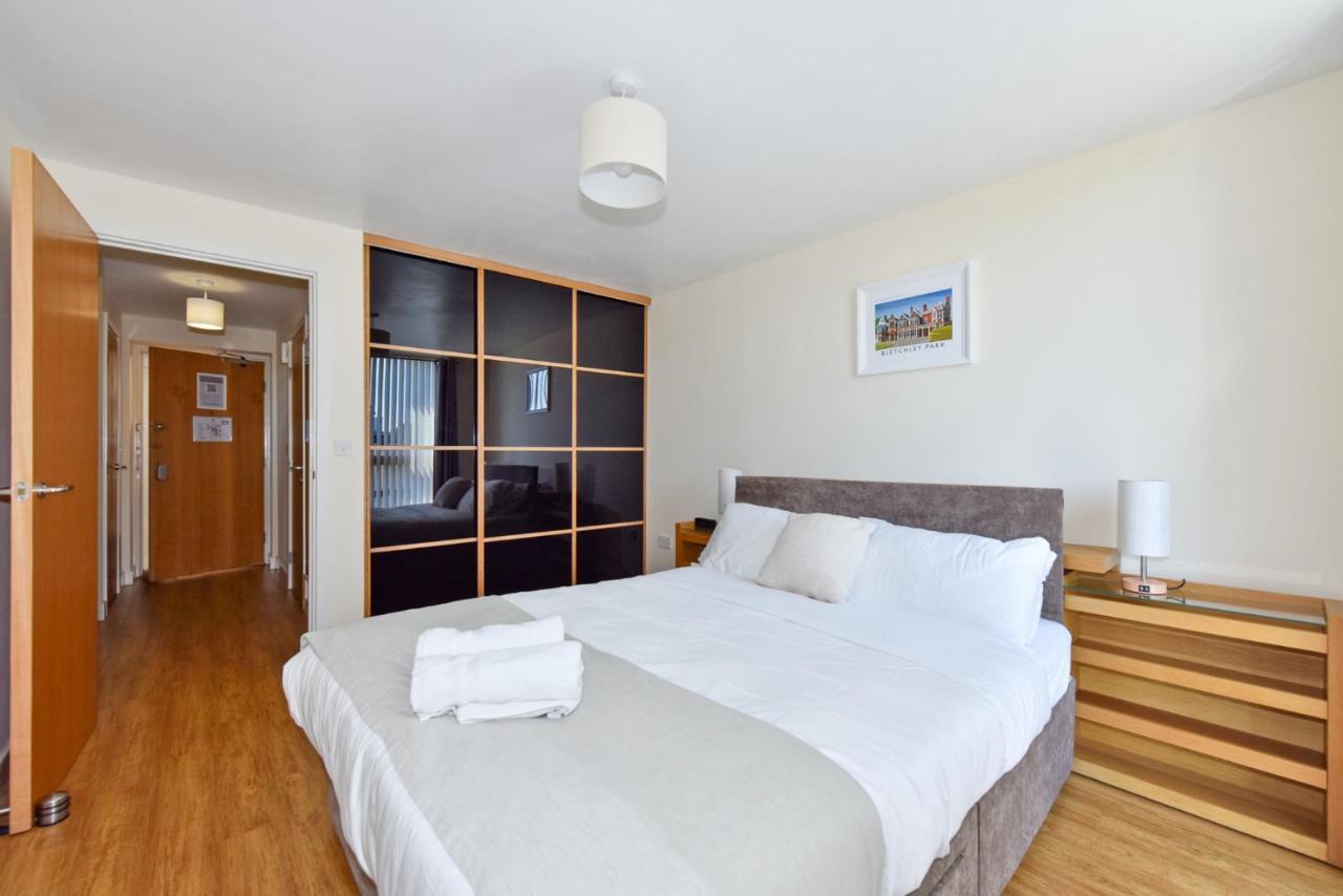 The Vizion Serviced Apartments From Pincott Properties - Free Parking, Private Balcony, And Wifi Milton Keynes Bagian luar foto