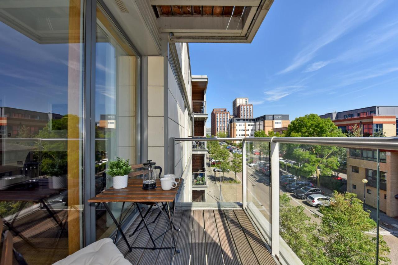 The Vizion Serviced Apartments From Pincott Properties - Free Parking, Private Balcony, And Wifi Milton Keynes Bagian luar foto