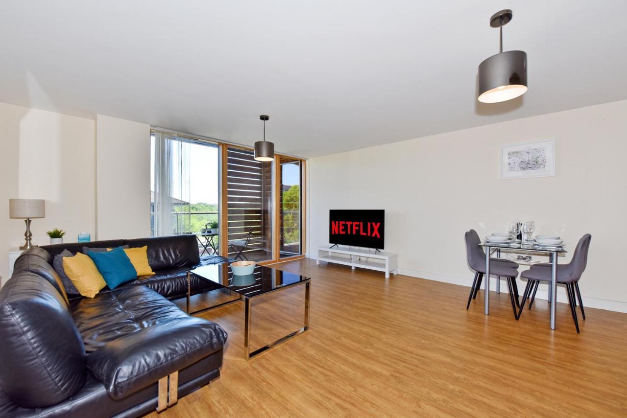 The Vizion Serviced Apartments From Pincott Properties - Free Parking, Private Balcony, And Wifi Milton Keynes Bagian luar foto