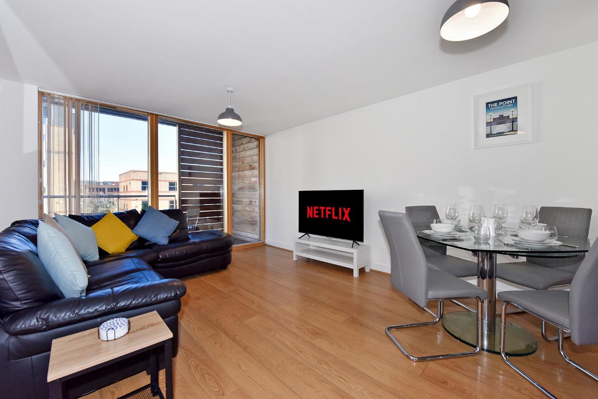 The Vizion Serviced Apartments From Pincott Properties - Free Parking, Private Balcony, And Wifi Milton Keynes Bagian luar foto
