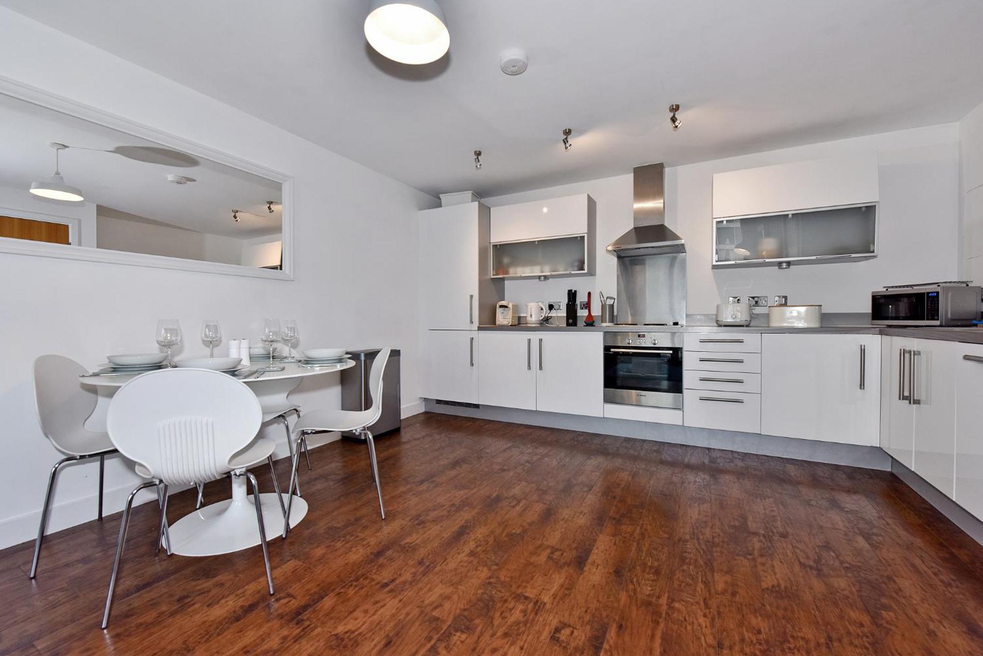 The Vizion Serviced Apartments From Pincott Properties - Free Parking, Private Balcony, And Wifi Milton Keynes Bagian luar foto