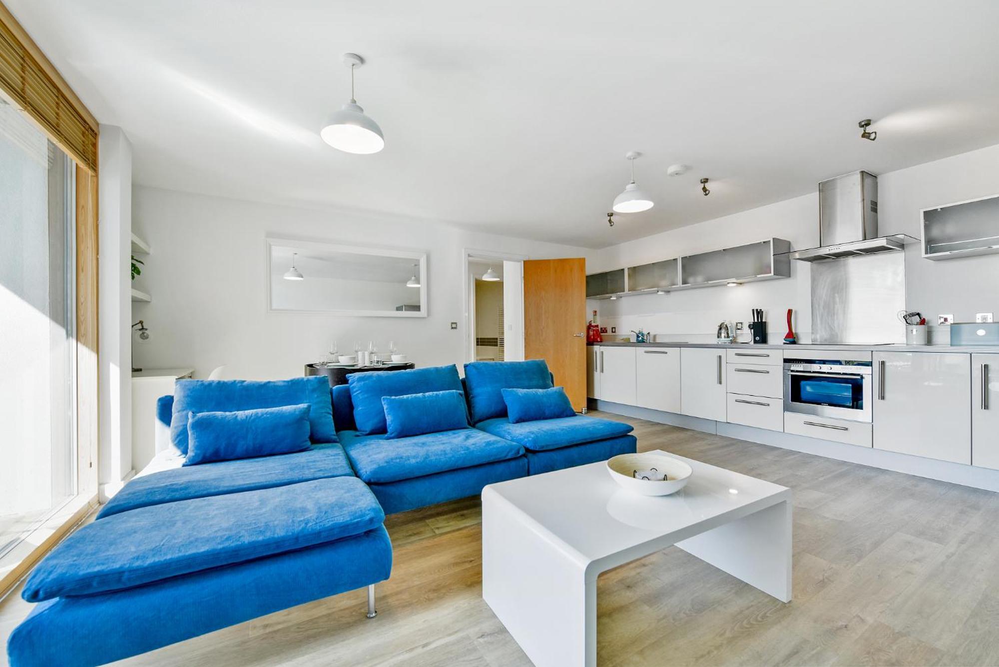 The Vizion Serviced Apartments From Pincott Properties - Free Parking, Private Balcony, And Wifi Milton Keynes Bagian luar foto