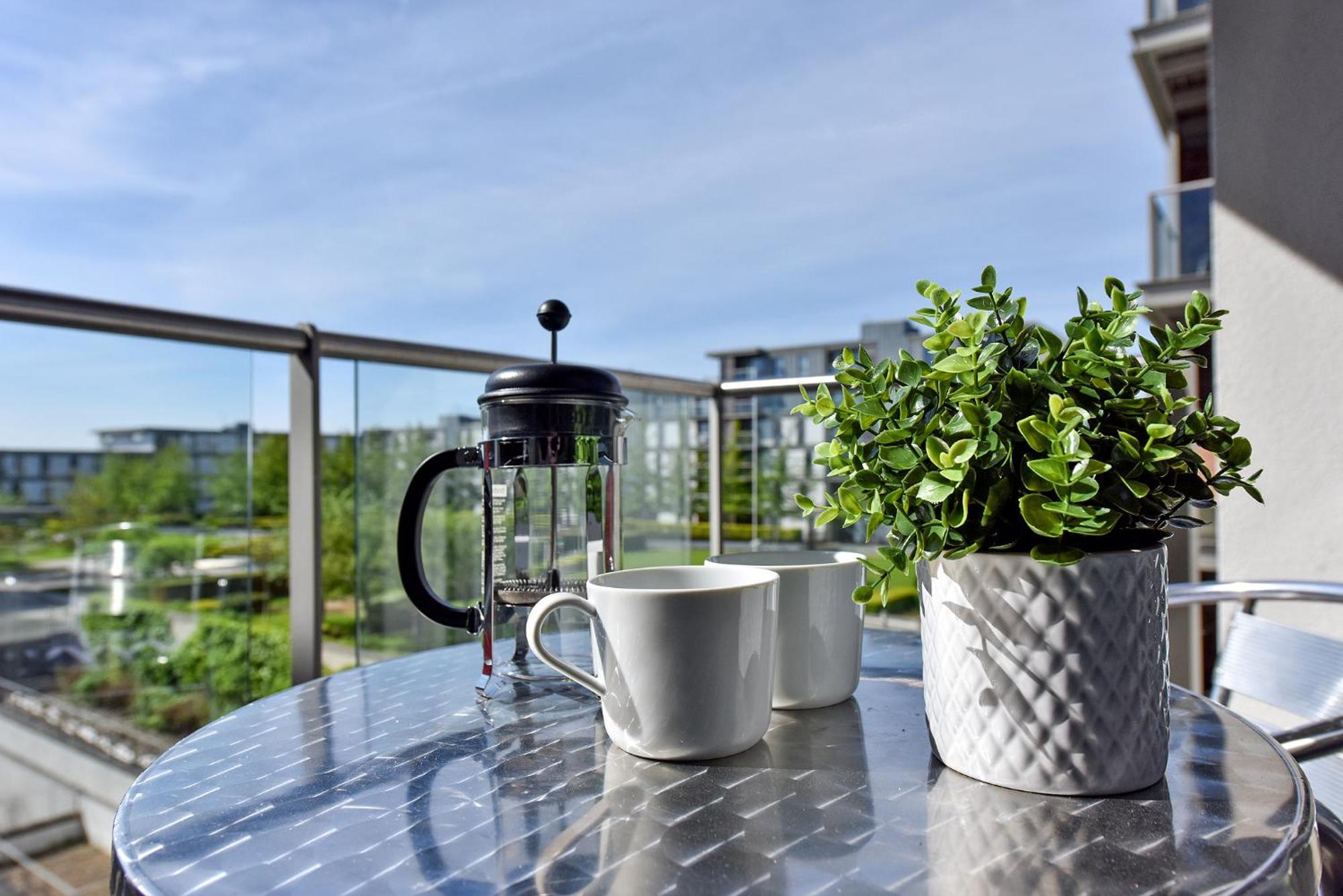 The Vizion Serviced Apartments From Pincott Properties - Free Parking, Private Balcony, And Wifi Milton Keynes Bagian luar foto
