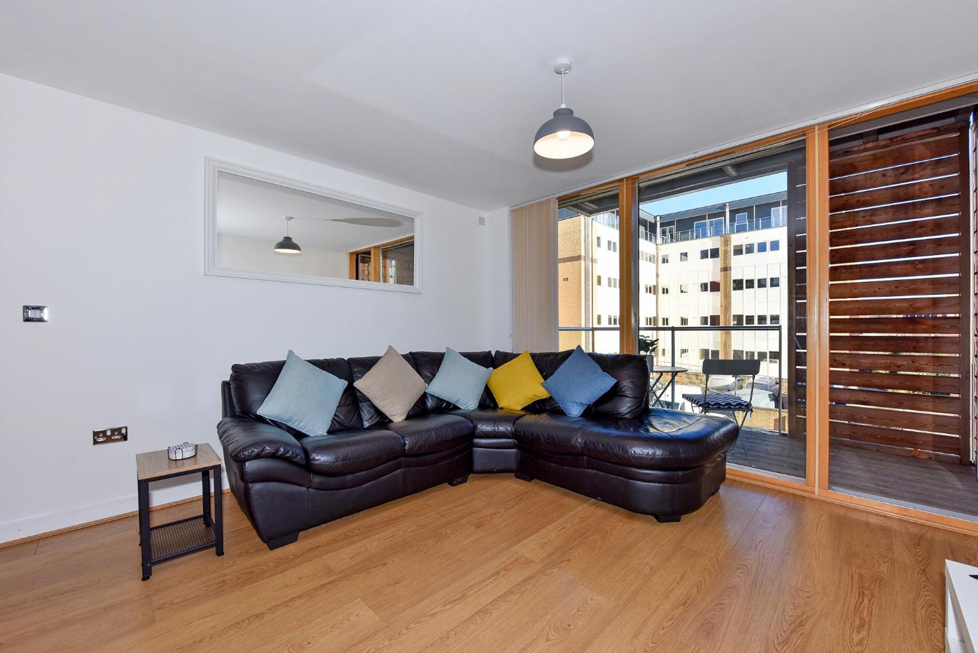 The Vizion Serviced Apartments From Pincott Properties - Free Parking, Private Balcony, And Wifi Milton Keynes Ruang foto