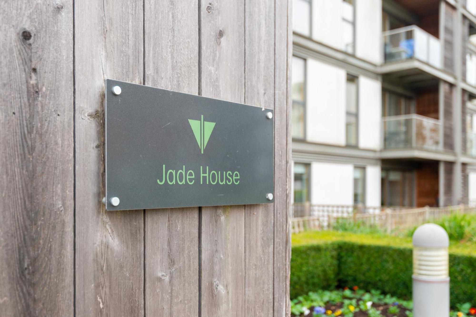 The Vizion Serviced Apartments From Pincott Properties - Free Parking, Private Balcony, And Wifi Milton Keynes Ruang foto