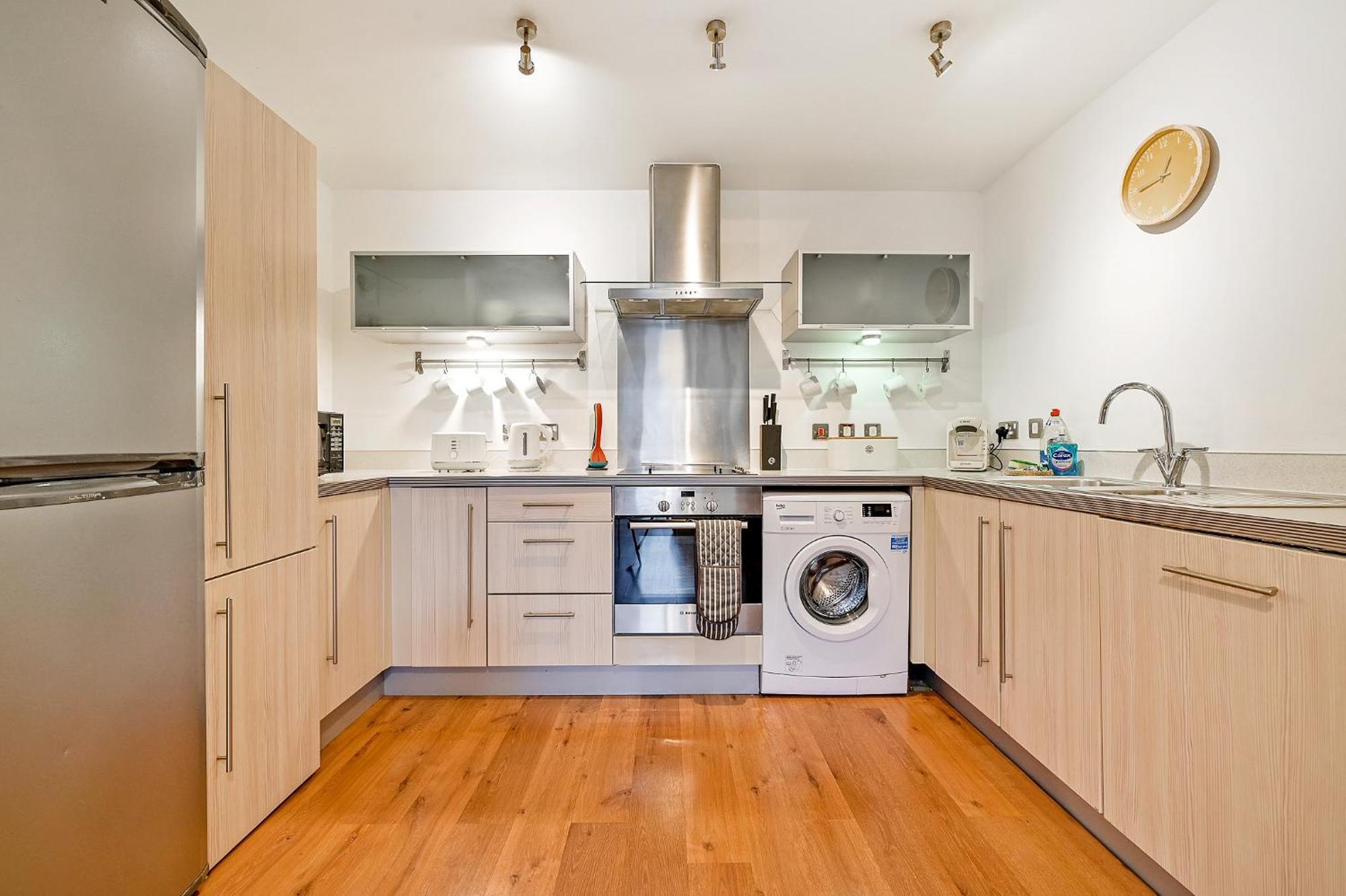The Vizion Serviced Apartments From Pincott Properties - Free Parking, Private Balcony, And Wifi Milton Keynes Bagian luar foto