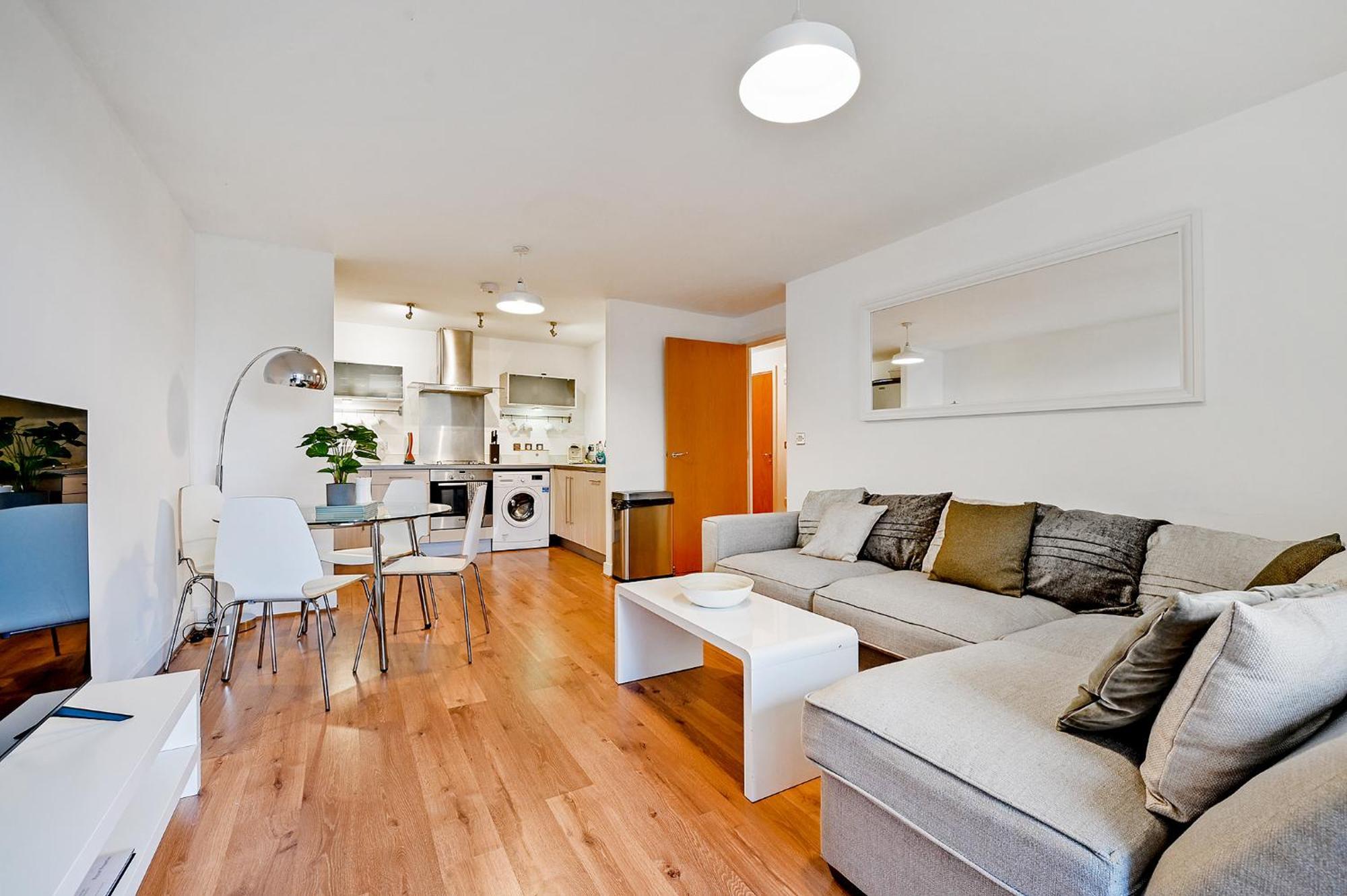 The Vizion Serviced Apartments From Pincott Properties - Free Parking, Private Balcony, And Wifi Milton Keynes Bagian luar foto