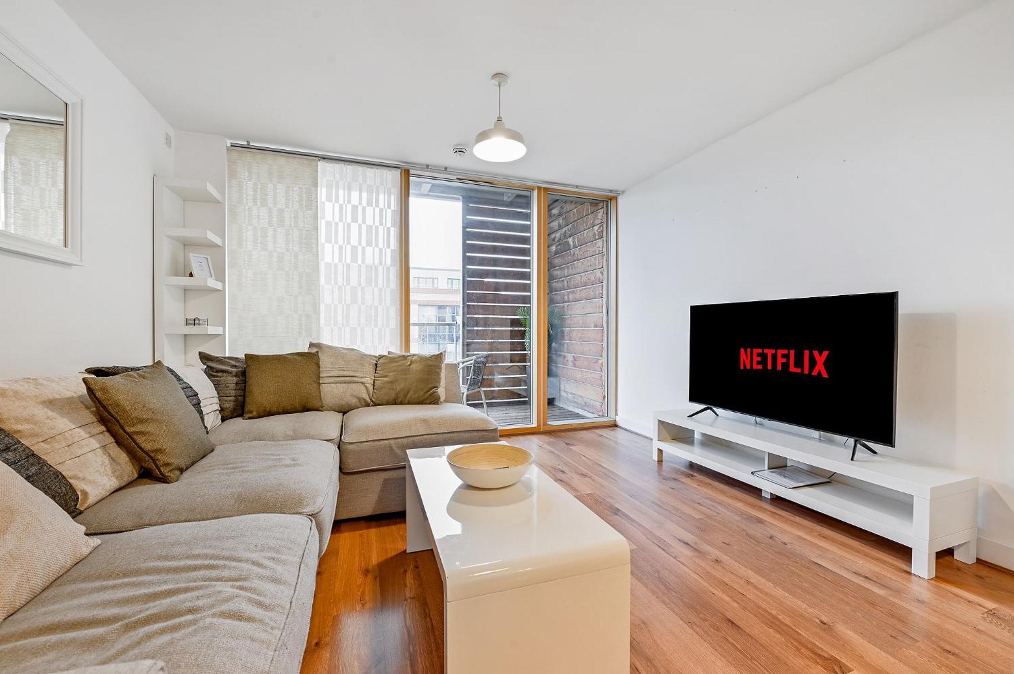 The Vizion Serviced Apartments From Pincott Properties - Free Parking, Private Balcony, And Wifi Milton Keynes Bagian luar foto