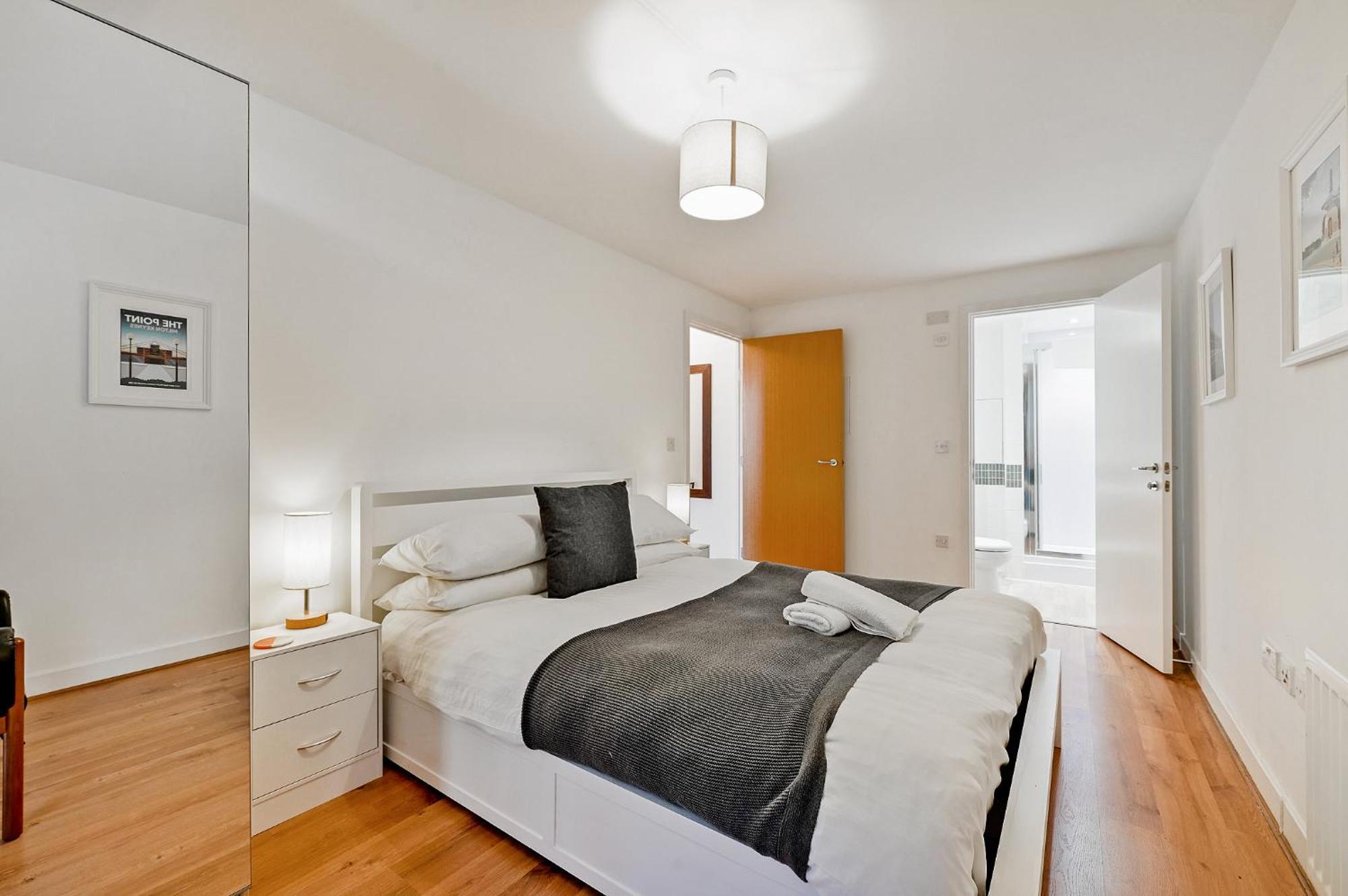 The Vizion Serviced Apartments From Pincott Properties - Free Parking, Private Balcony, And Wifi Milton Keynes Bagian luar foto